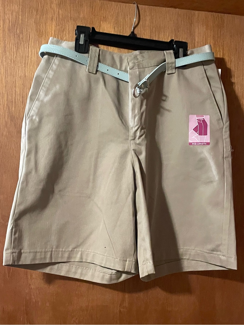 Lee Rider Women's Khaki Shorts Size 8 Misses With Belt. Mid Length New With Tags